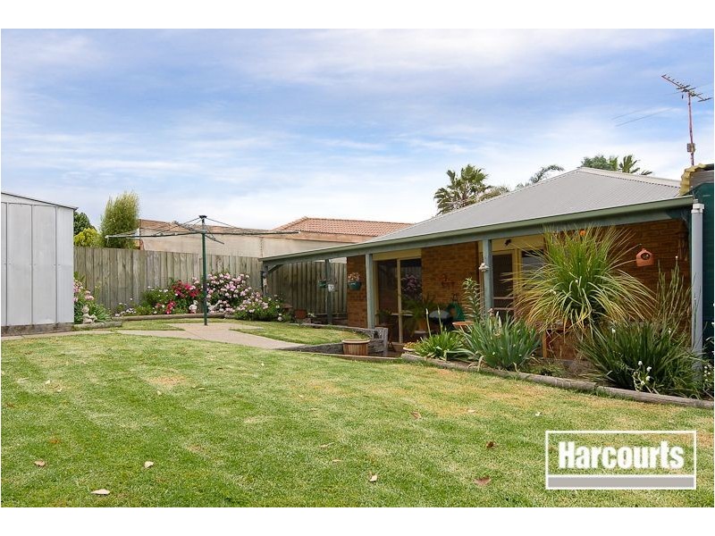 24 Phelan Drive, Cranbourne North VIC 3977
