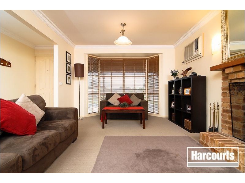 24 Phelan Drive, Cranbourne North VIC 3977