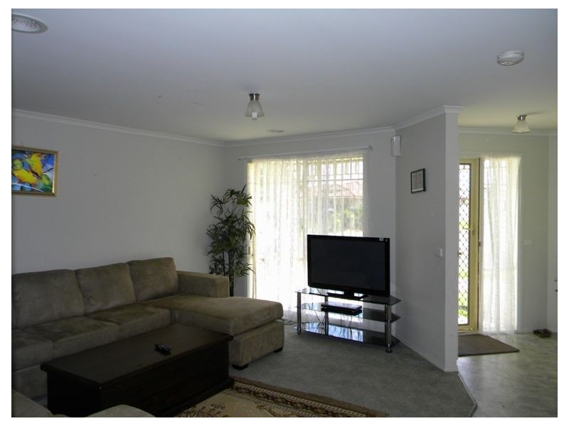 83 scotsdale drive, Cranbourne East VIC 3977