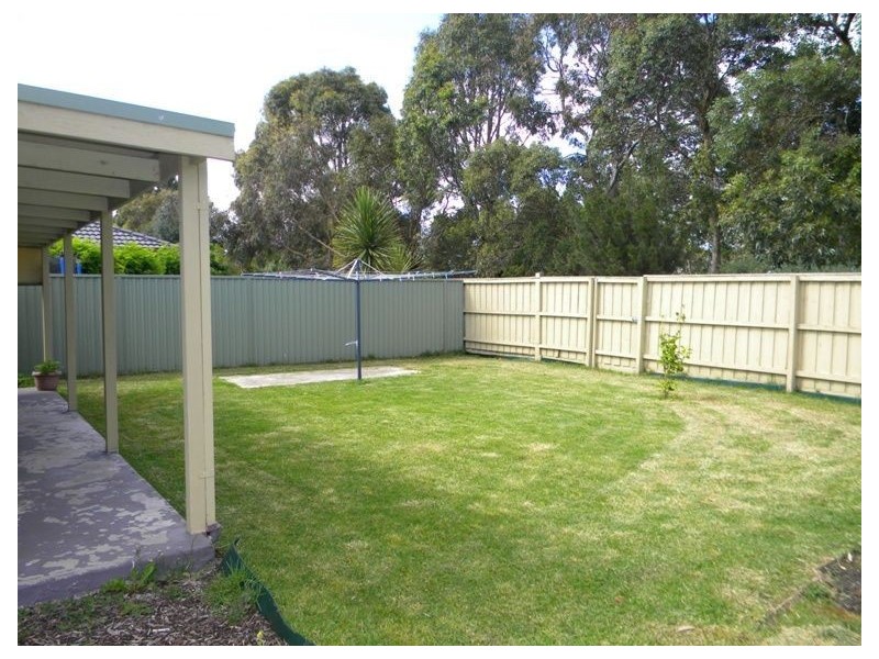 83 scotsdale drive, Cranbourne East VIC 3977