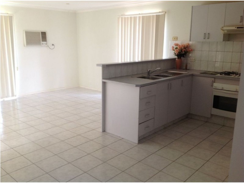 43 Huntington Drive, Hampton Park VIC 3976