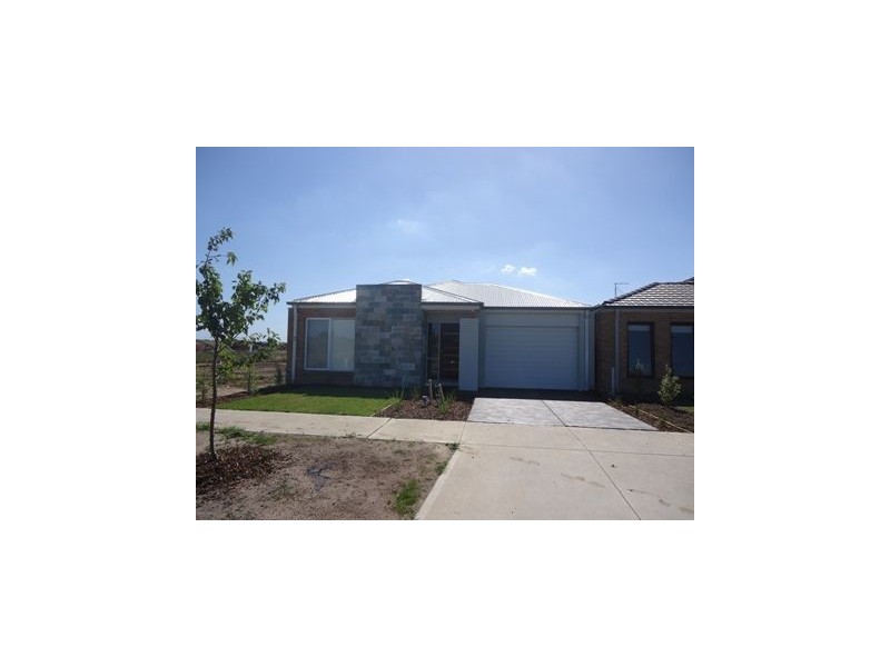 6 Sawgrass Way, Cranbourne VIC 3977