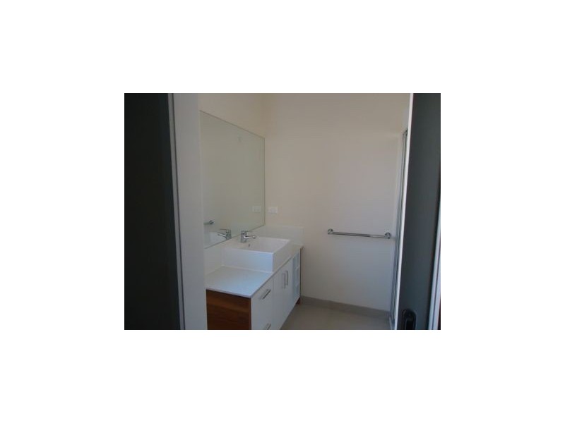35 Quarters Boulevard, Cranbourne VIC 3977