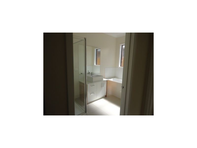 35 Quarters Boulevard, Cranbourne VIC 3977