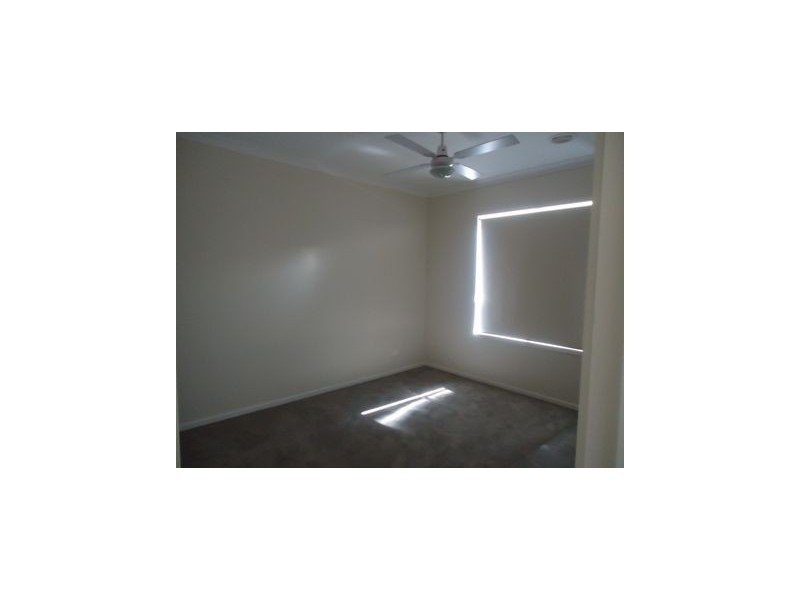 35 Quarters Boulevard, Cranbourne VIC 3977