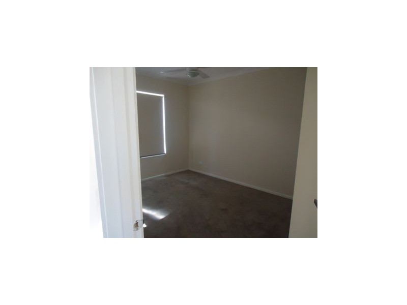 35 Quarters Boulevard, Cranbourne VIC 3977