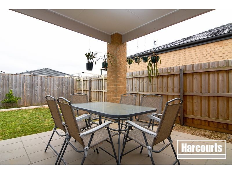 17 Black Wattle Way, Cranbourne VIC 3977