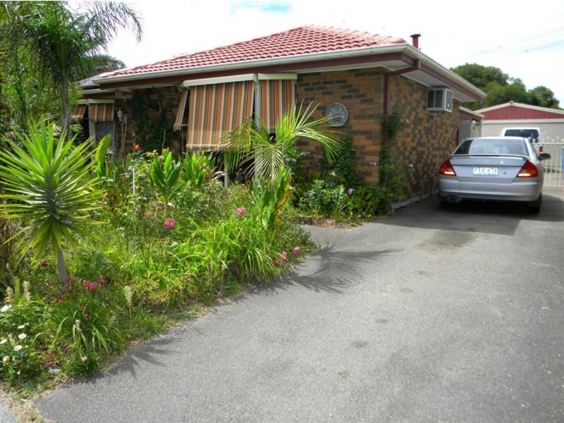 4 Strafford Avenue, Cranbourne VIC 3977