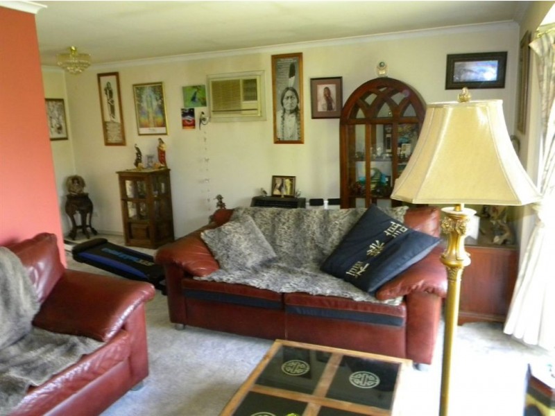 4 Strafford Avenue, Cranbourne VIC 3977