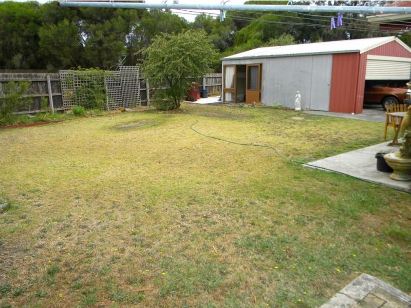 4 Strafford Avenue, Cranbourne VIC 3977