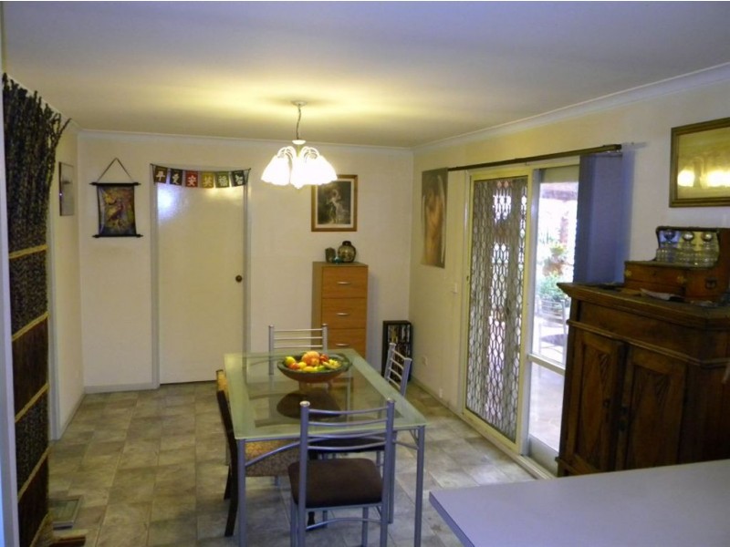 4 Strafford Avenue, Cranbourne VIC 3977