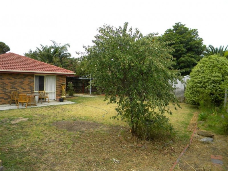 4 Strafford Avenue, Cranbourne VIC 3977