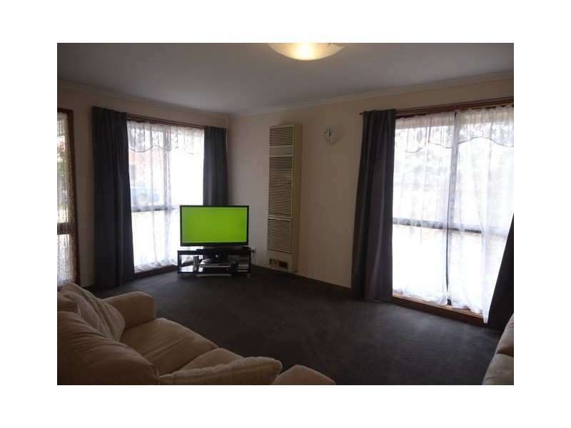 111 Courtenay Avenue, Cranbourne North VIC 3977