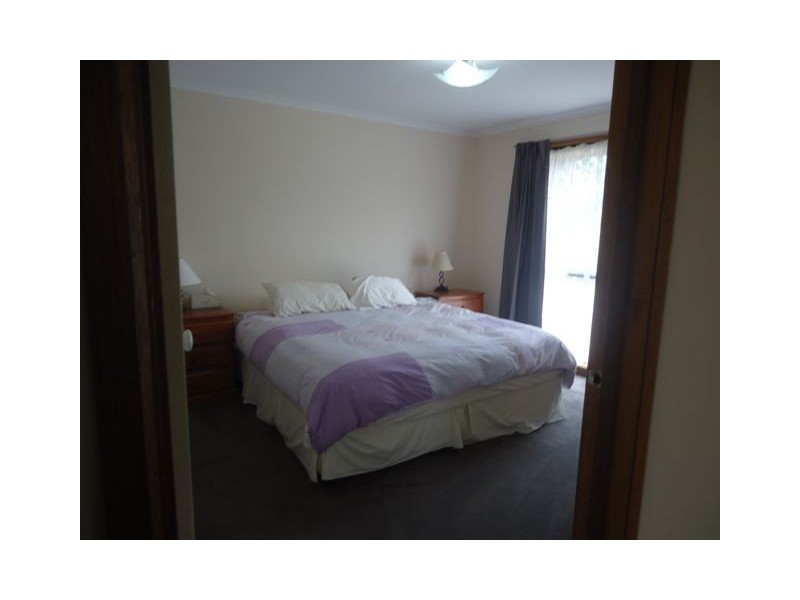 111 Courtenay Avenue, Cranbourne North VIC 3977