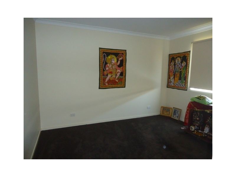 2 Fable Way, Cranbourne East VIC 3977