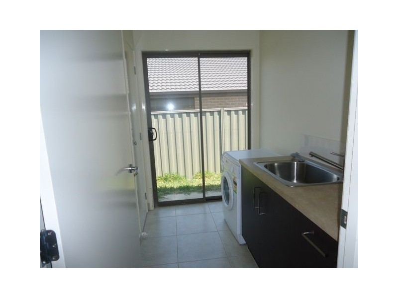 2 Fable Way, Cranbourne East VIC 3977