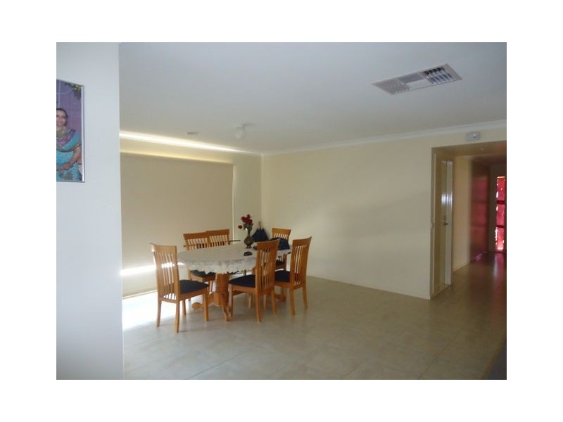 2 Fable Way, Cranbourne East VIC 3977