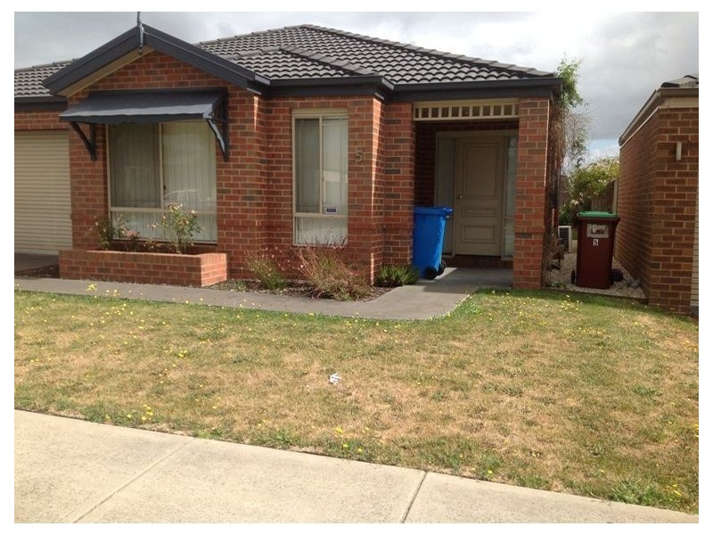 5 Greenaway Terrace, Cranbourne East VIC 3977