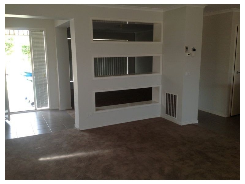 5 Greenaway Terrace, Cranbourne East VIC 3977