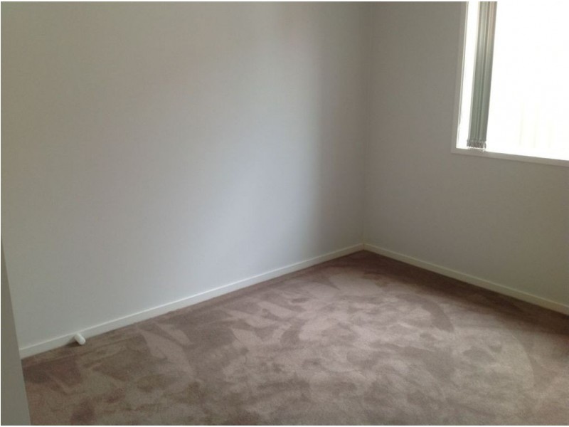 5 Greenaway Terrace, Cranbourne East VIC 3977