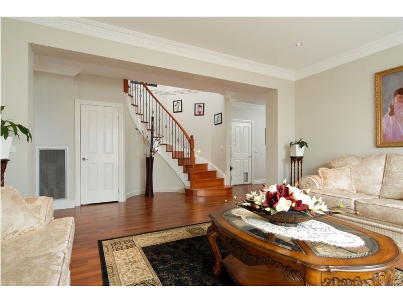 120 rosebank drive, Cranbourne North VIC 3977