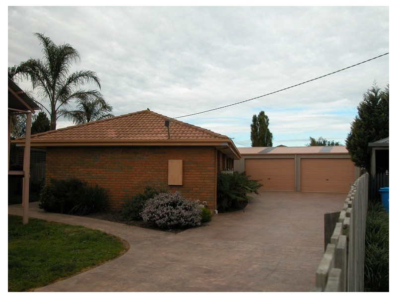 212 Monahans Road, Cranbourne VIC 3977