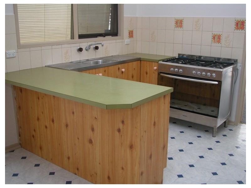 6 Christine Street, Cranbourne VIC 3977