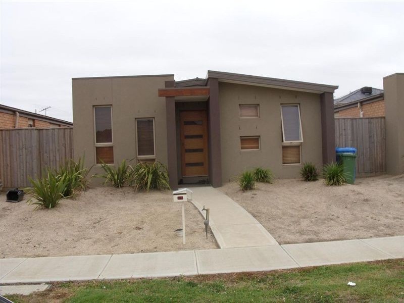 25 Pepperbush Circuit, Cranbourne VIC 3977