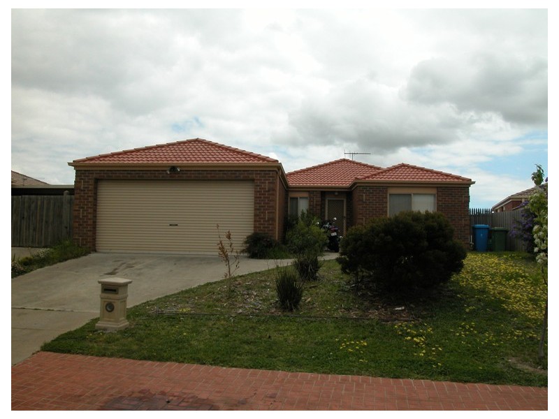 24 Genoa Way, Cranbourne VIC 3977