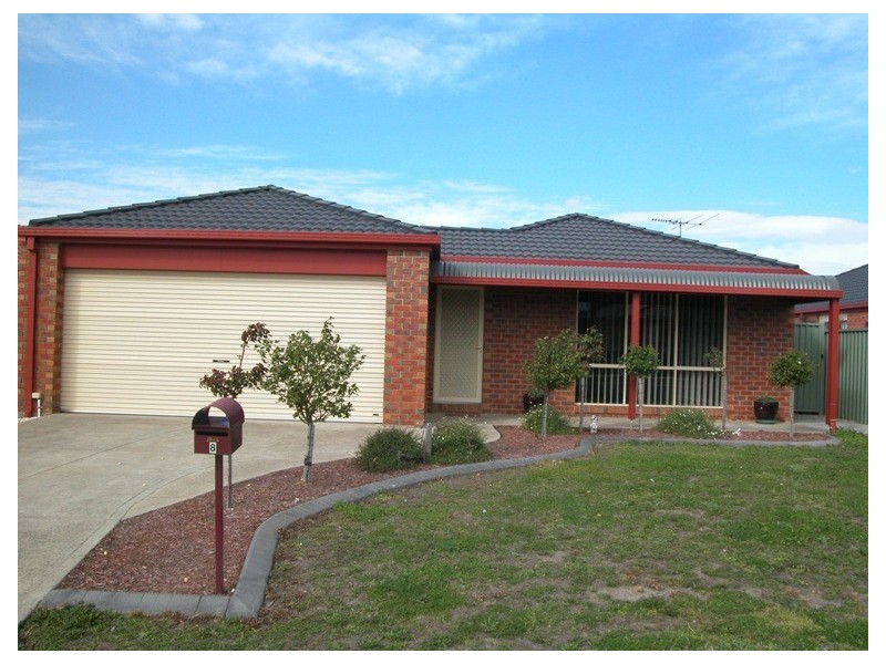 8 Houndsforth Avenue, Cranbourne East VIC 3977