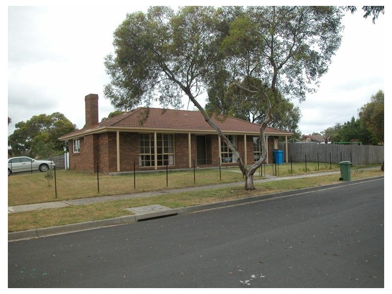 105 Endeavour Drive, Cranbourne VIC 3977