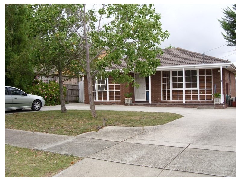 8 Evelyne Avenue, Cranbourne VIC 3977