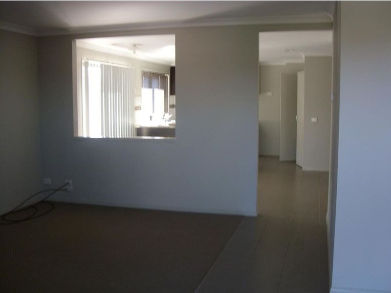 42 Tyndall Street, Cranbourne East VIC 3977