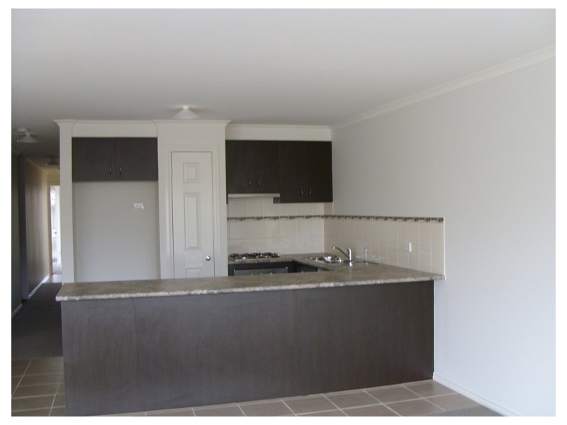 1/6 Saltram Court, Cranbourne East VIC 3977