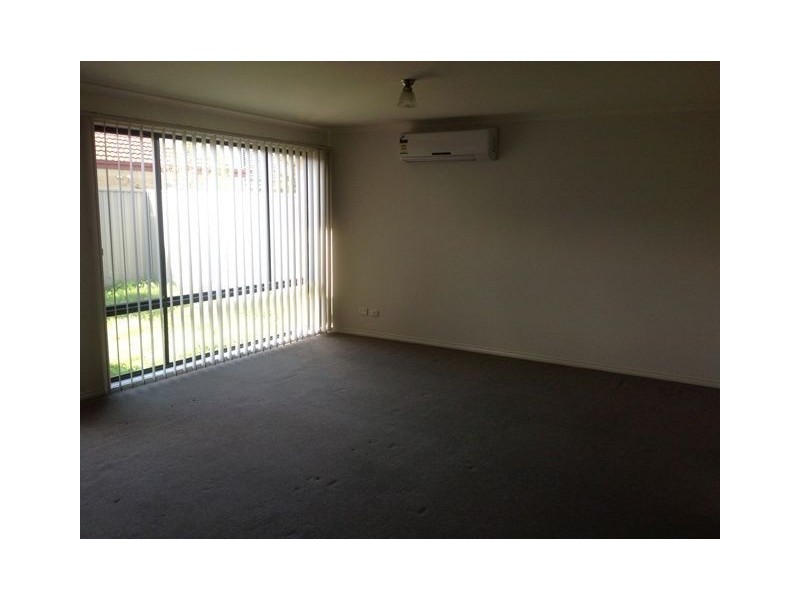 2/6 Saltram Court, Cranbourne East VIC 3977