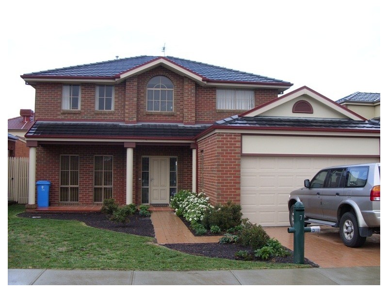 7 Majestic Boulevard, Cranbourne VIC 3977