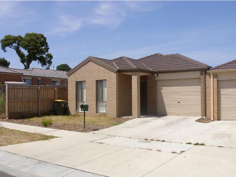 36 Pinewood Drive, Carrum Downs VIC 3201
