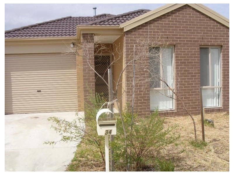 34 Pinewood Drive, Carrum Downs VIC 3201