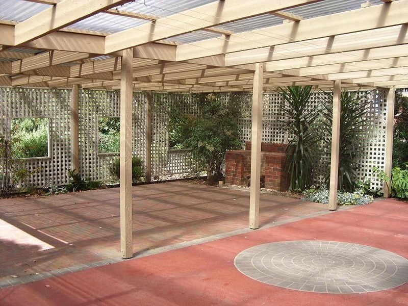 24 Innes Court, Berwick VIC 3806