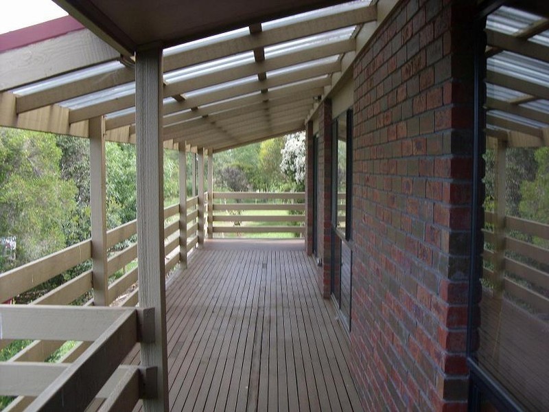 24 Innes Court, Berwick VIC 3806