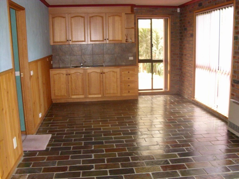 24 Innes Court, Berwick VIC 3806