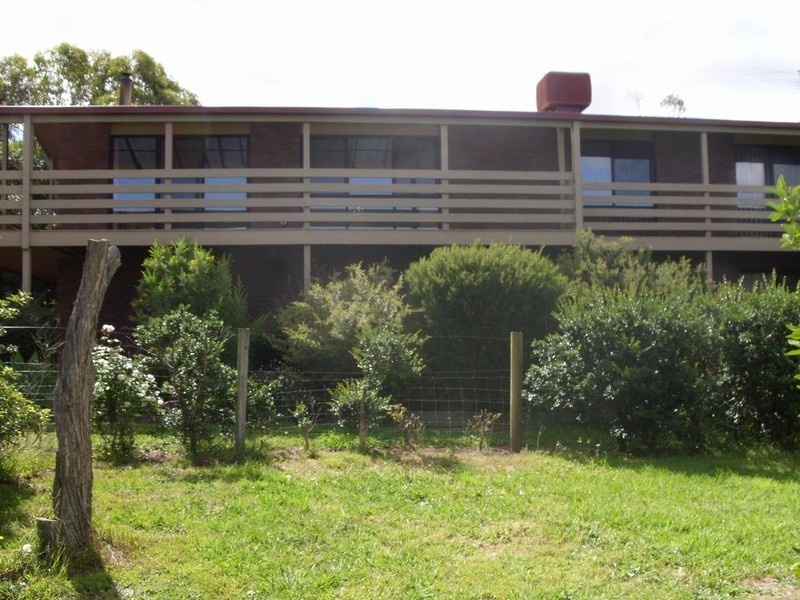 24 Innes Court, Berwick VIC 3806