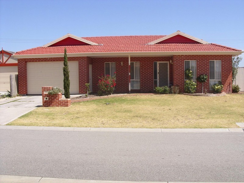 11 Landau Court, Cranbourne North VIC 3977