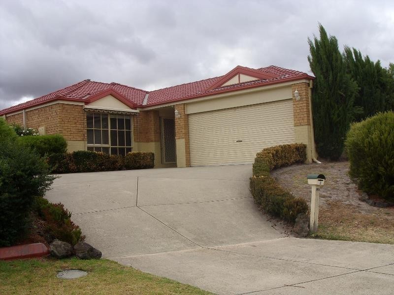 2 Demint Walk, Narre Warren South VIC 3805