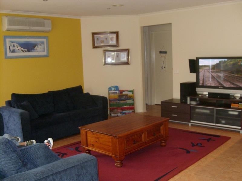 2 Demint Walk, Narre Warren South VIC 3805