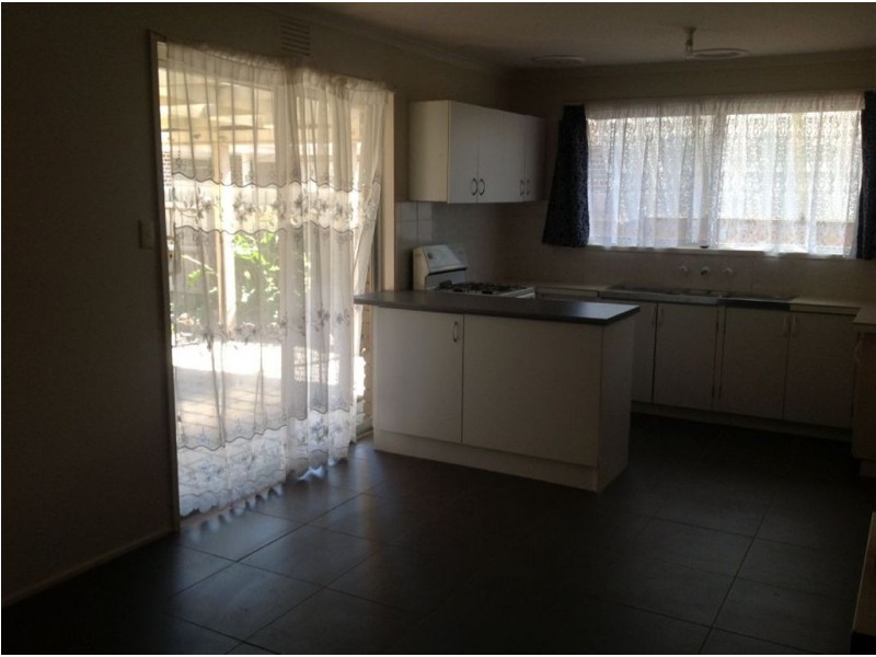 28 Cochrane Street, Cranbourne VIC 3977