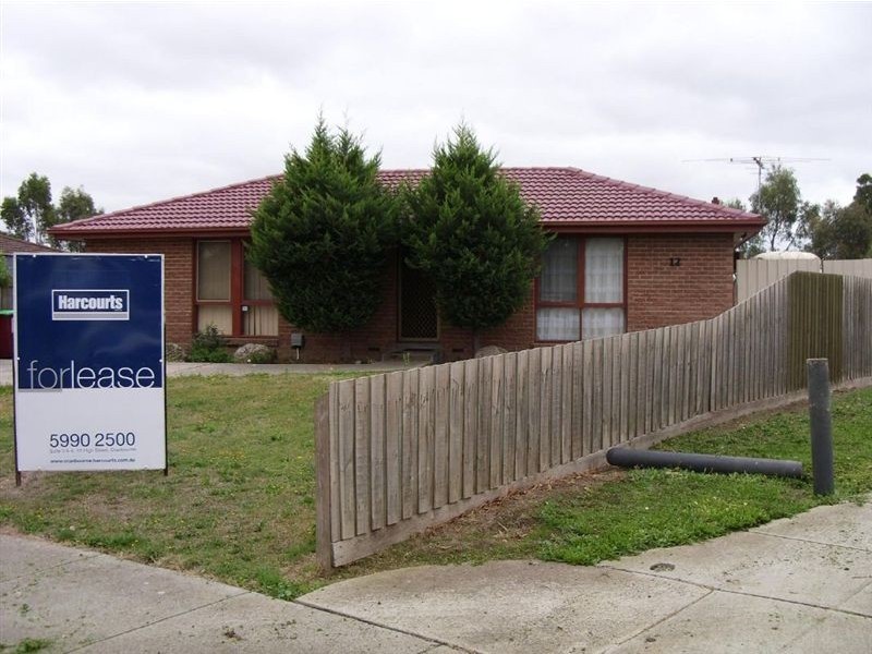 12 Strezlecki Crescent, Cranbourne North VIC 3977