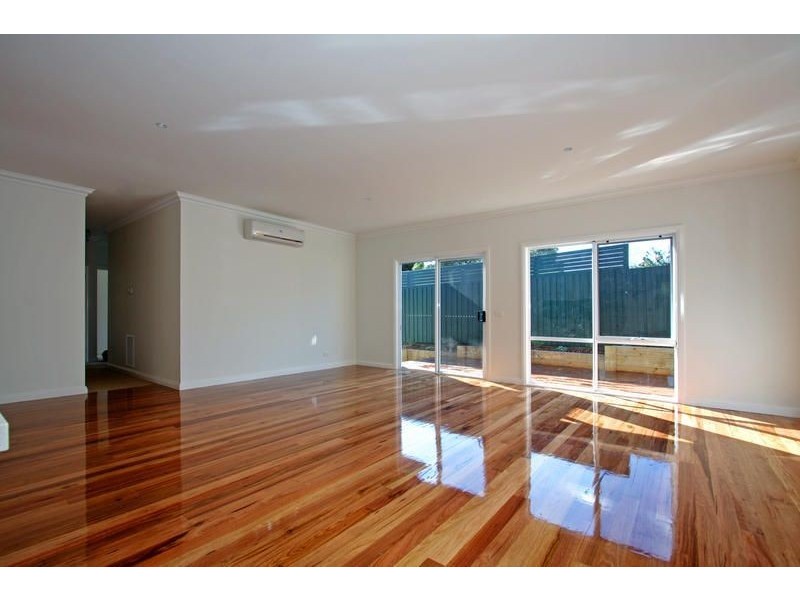 2/43 Hillman Avenue, Mccrae VIC 3938