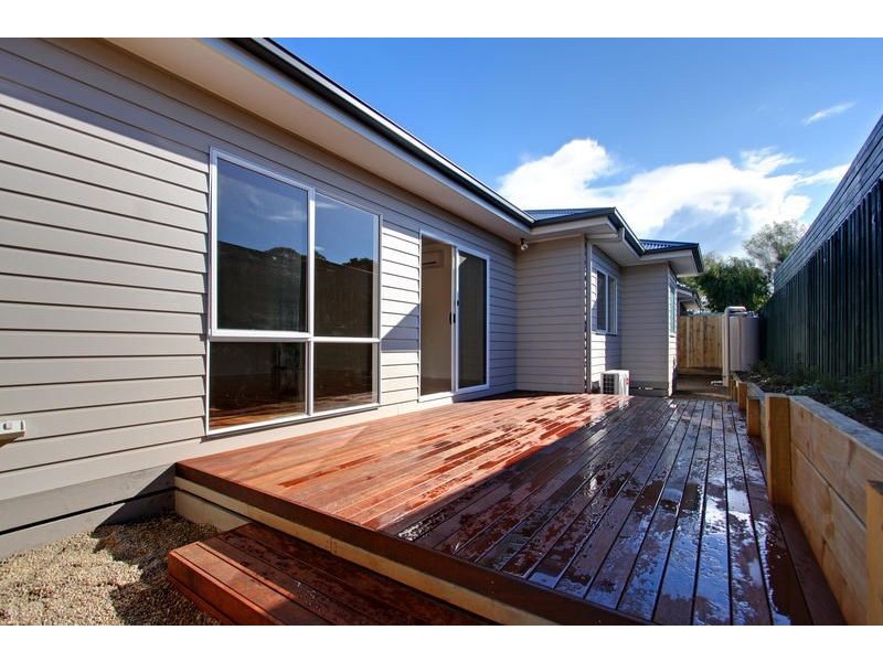 2/43 Hillman Avenue, Mccrae VIC 3938