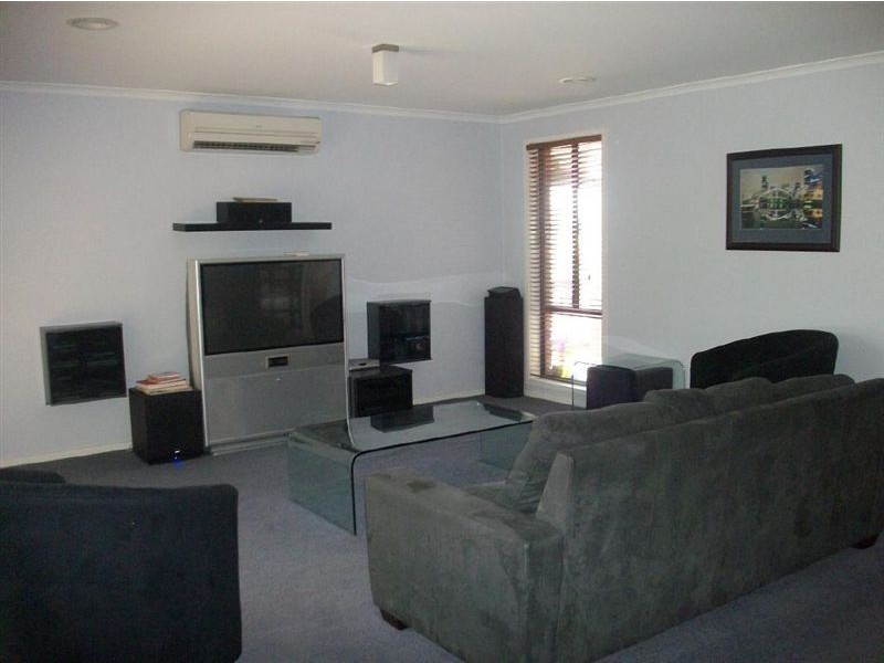 18 Julie Court, Langwarrin VIC 3910